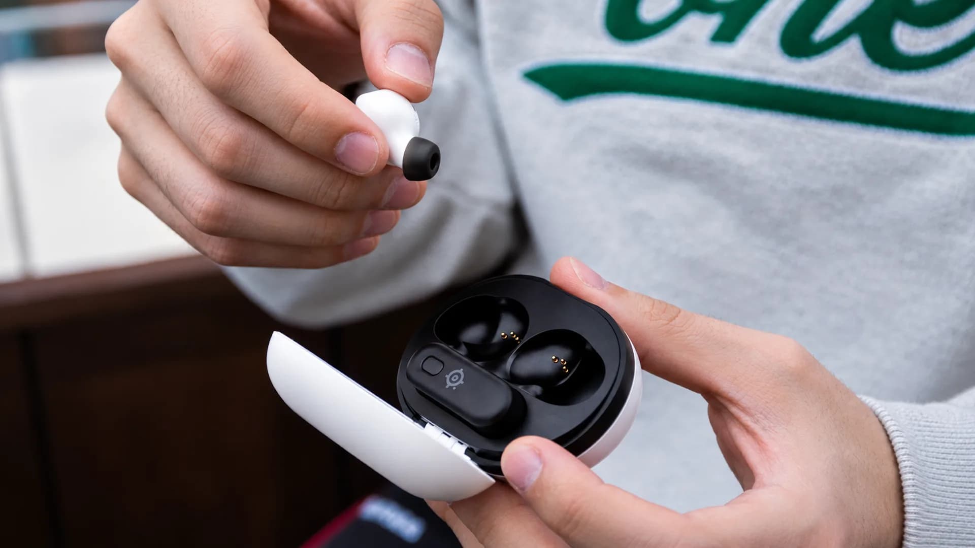 SteelSeries Arctis Gamebuds manşet